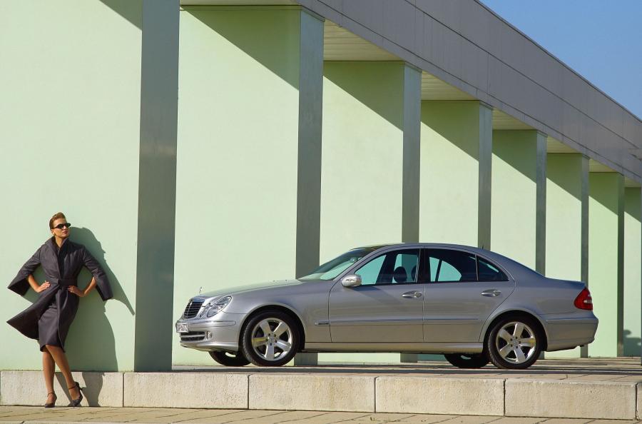  Mercedes-Benz E-Class 2002 года  (фото 151 из 448)